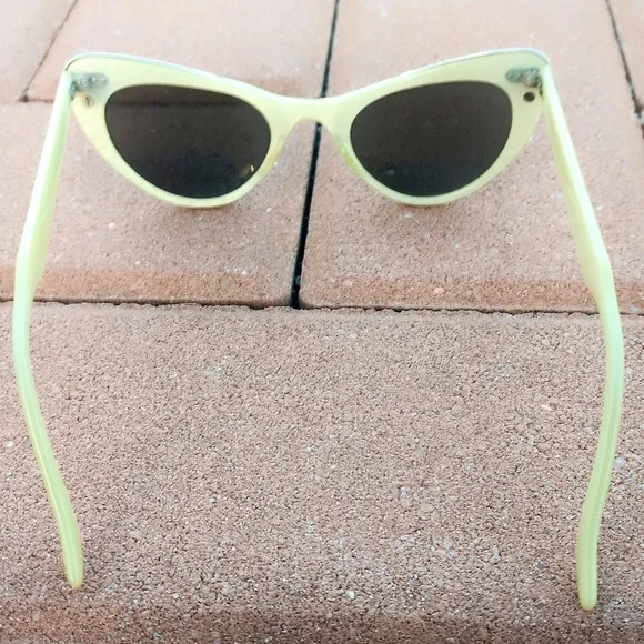 True Vintage 1950s American Optical Pearlized Cream & Silver Cateye Sunglasses True Vintage 1950s American Optical Pearlized Cream & Silver  main image 4